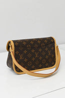 Vintage-Inspired Box Hand bag