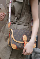 Vintage-Inspired Box Hand bag