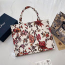 Chic & Refined: Light Luxury Leather Handbag