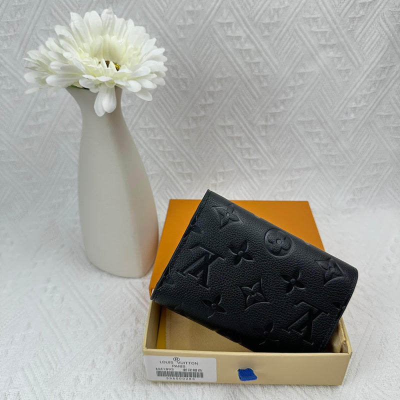 L-Luxurious Fashion Wallet – Sophisticated and Functional
