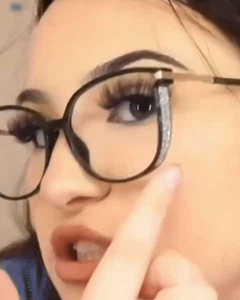 🎄WOMEN'S PORTABLE FASHION ANTI-BLUE LIGHT READING GLASSES