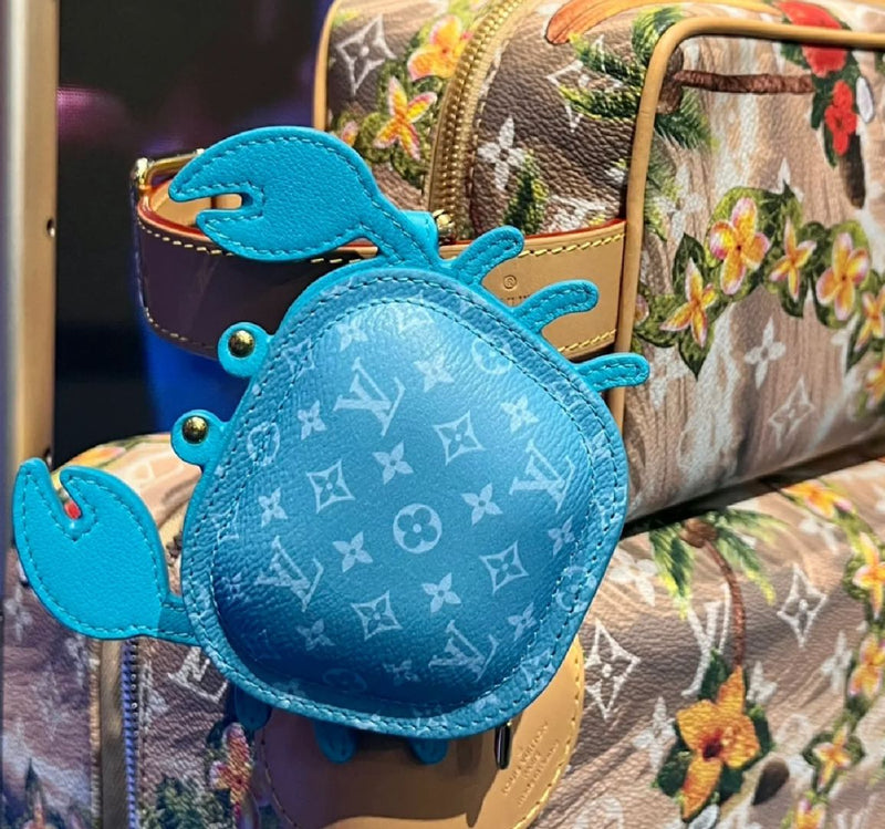 L- Designed Zippered Earphone Storage Pendant