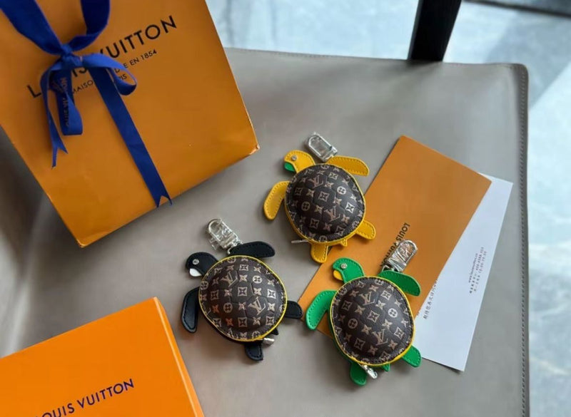 L- Designed Zippered Earphone Storage Pendant